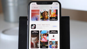 Die Zahl der Advertiser, die 2022 in TikTok investieren wollen, hat sich dabei im Vergleich zum Vorjahr fast verdoppelt.