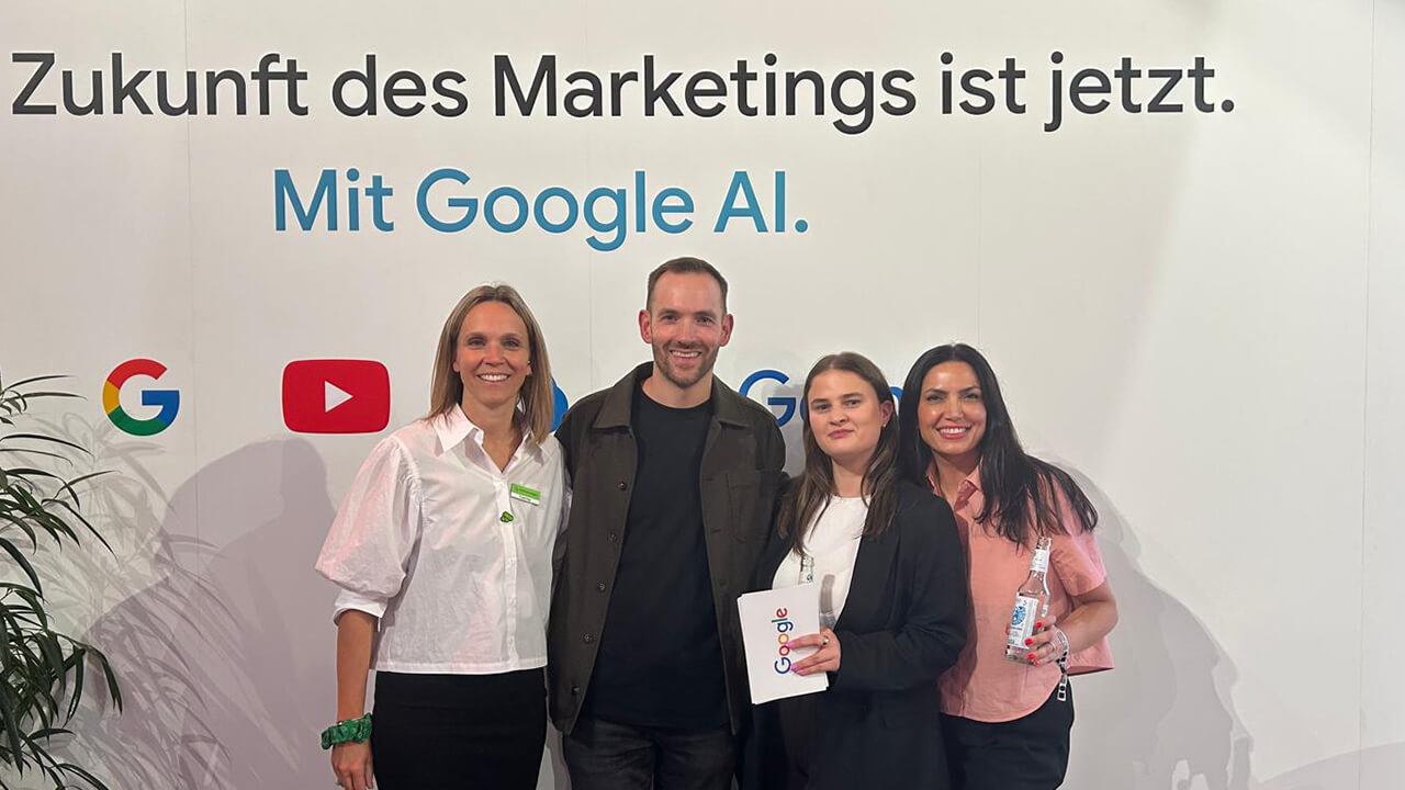 Carina Morales, Brand Marketing Lead von „kleinanzeigen.de“, Lars Bognar, Google, Carina Breuer, Account Managerin von „Klein aber GmbH“, Nastaran Hosseini, Google: „Stillstand ist keine Option.“