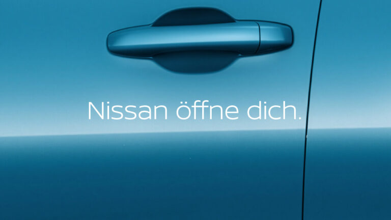 Unter dem Motto "Nissan öffne dich." schicken Nissan Österreich und OBSCURA 500 QR-Code-Plakate durch Wien.