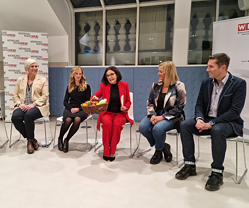 Friederike Heinrich (GF christenconsulting Unternehmens- und Personalberatung), Johanna Carotta (Consultant bei Gaisberg Consulting), Sigrid Neureiter-Lackner (Mitglied des Fachgruppenausschusses), Sigrid Krupica (CEO Grayling Austria), Jürgen Bauer (Fachgruppenobmann).